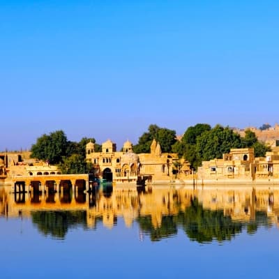 Découverte de Jaisalmer en 4X4 et à dos de chameau